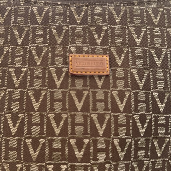 Vintage Victor Hugo logo handbag. Mint condition - Picture 2 of 7